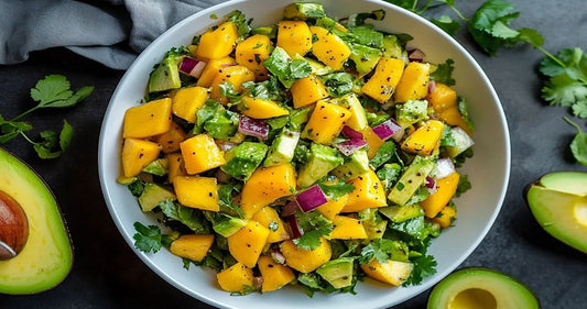 Ensalada fresca de aguacate y mango fácil y saludable