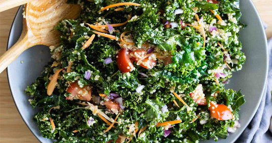 Ensalada de Col Rizada con Quinua: Nutritiva y Fácil de Preparar